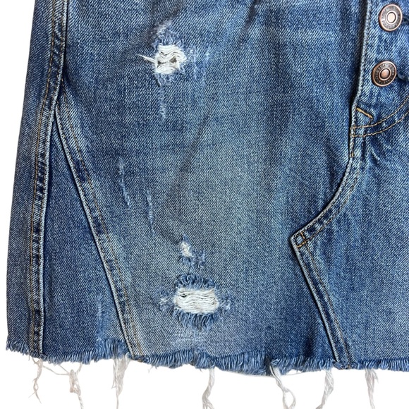 We The Free Distressed Denim Mini Skirt Size 30 - Picture 4 of 11